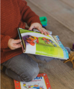 Orton Gillingham tutor helping child read